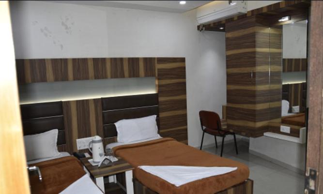 Midtown Hotel 아흐메다바드 외부 사진